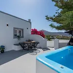 New Lux Kambos & Prive Jacuzzi